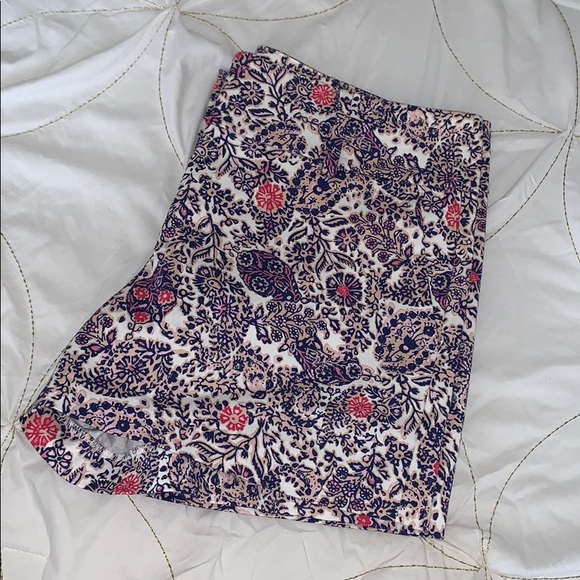 NEVER WORN ANN TAYLOR SHORTS - Picture 4 of 4